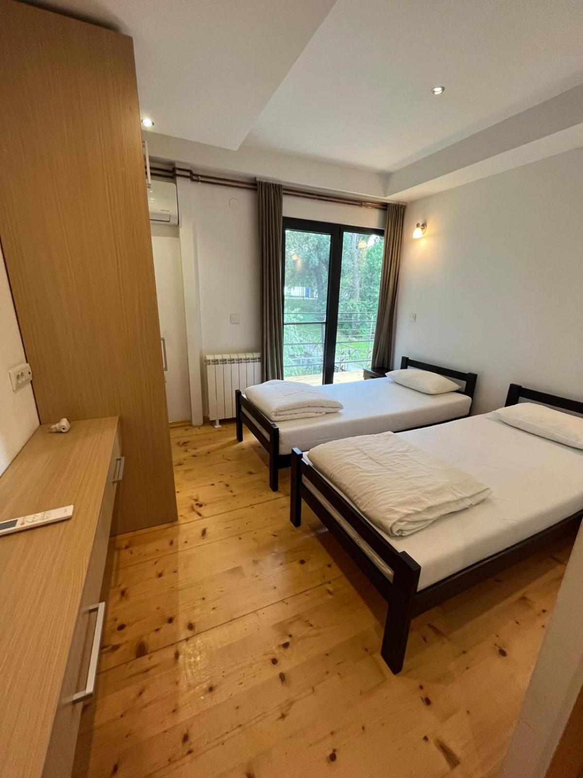 B&B Botel Charlie Beograd Ruang foto