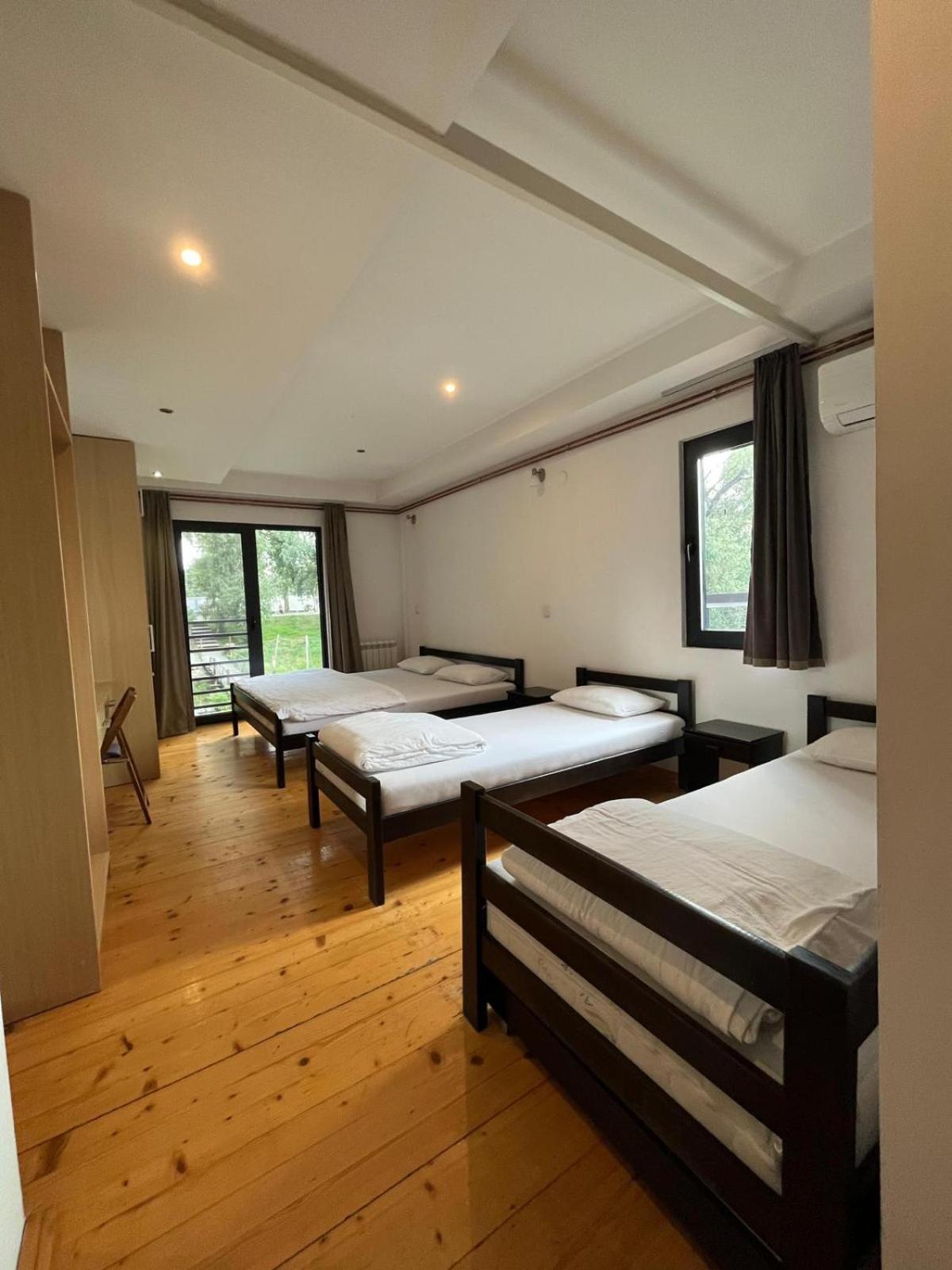 B&B Botel Charlie Beograd Ruang foto