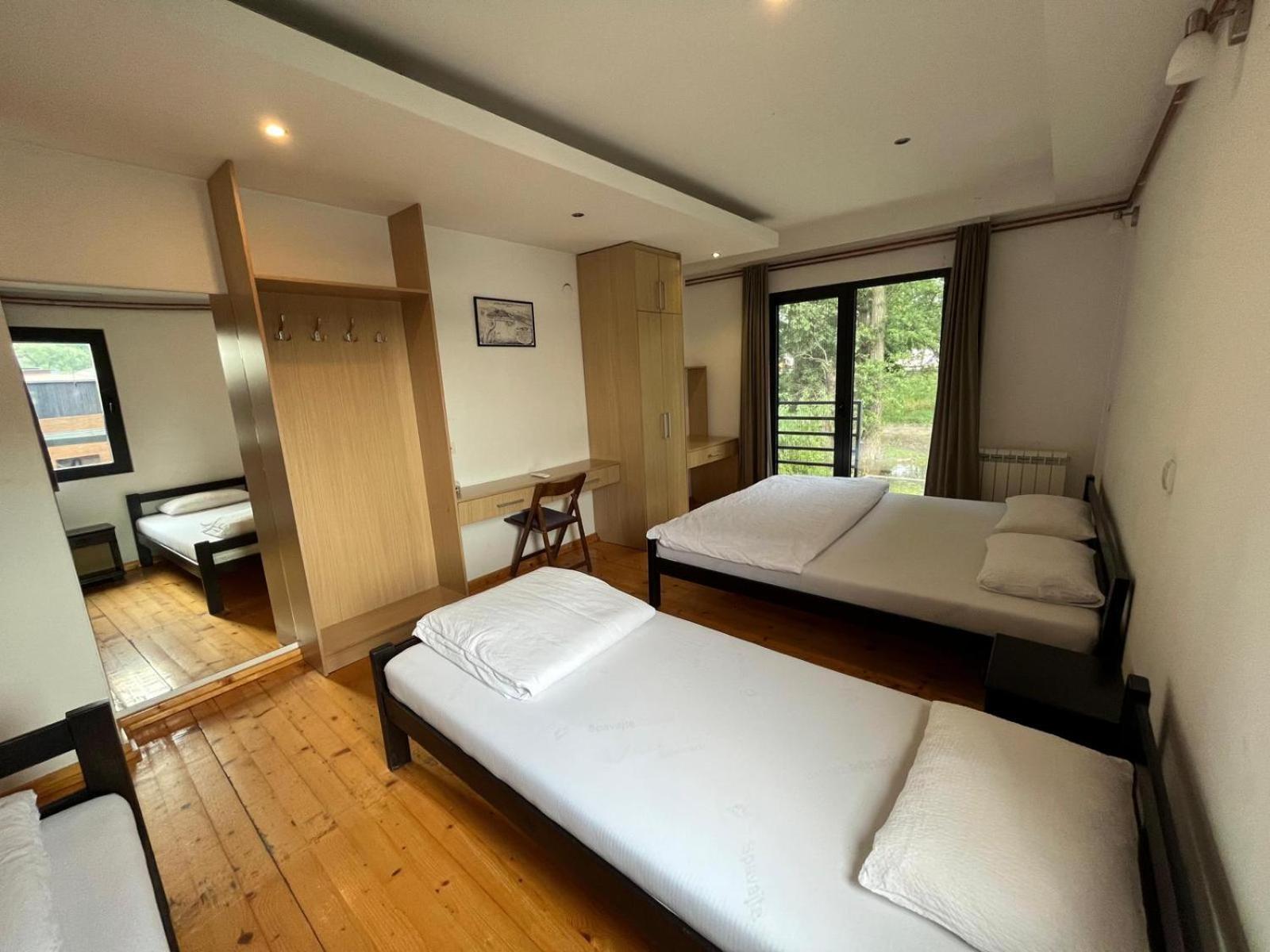 B&B Botel Charlie Beograd Ruang foto