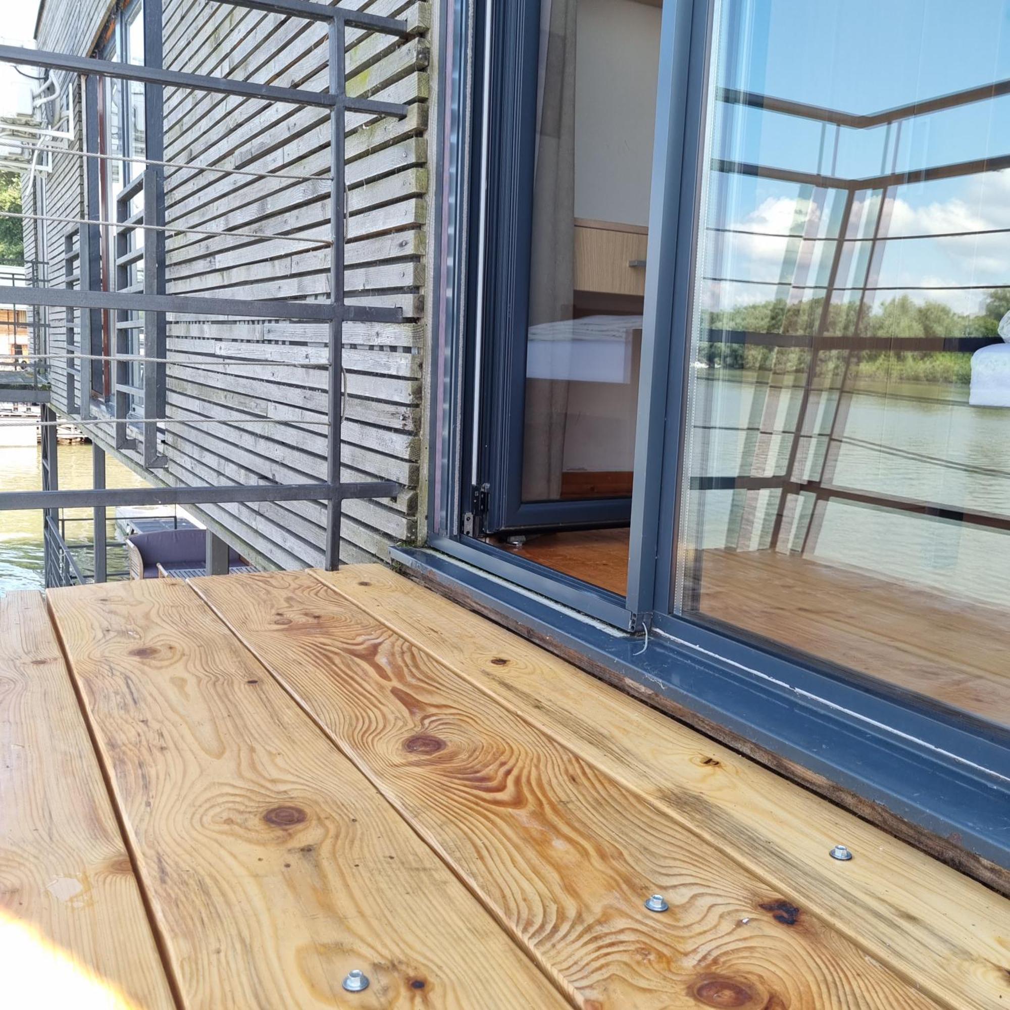 B&B Botel Charlie Beograd Ruang foto