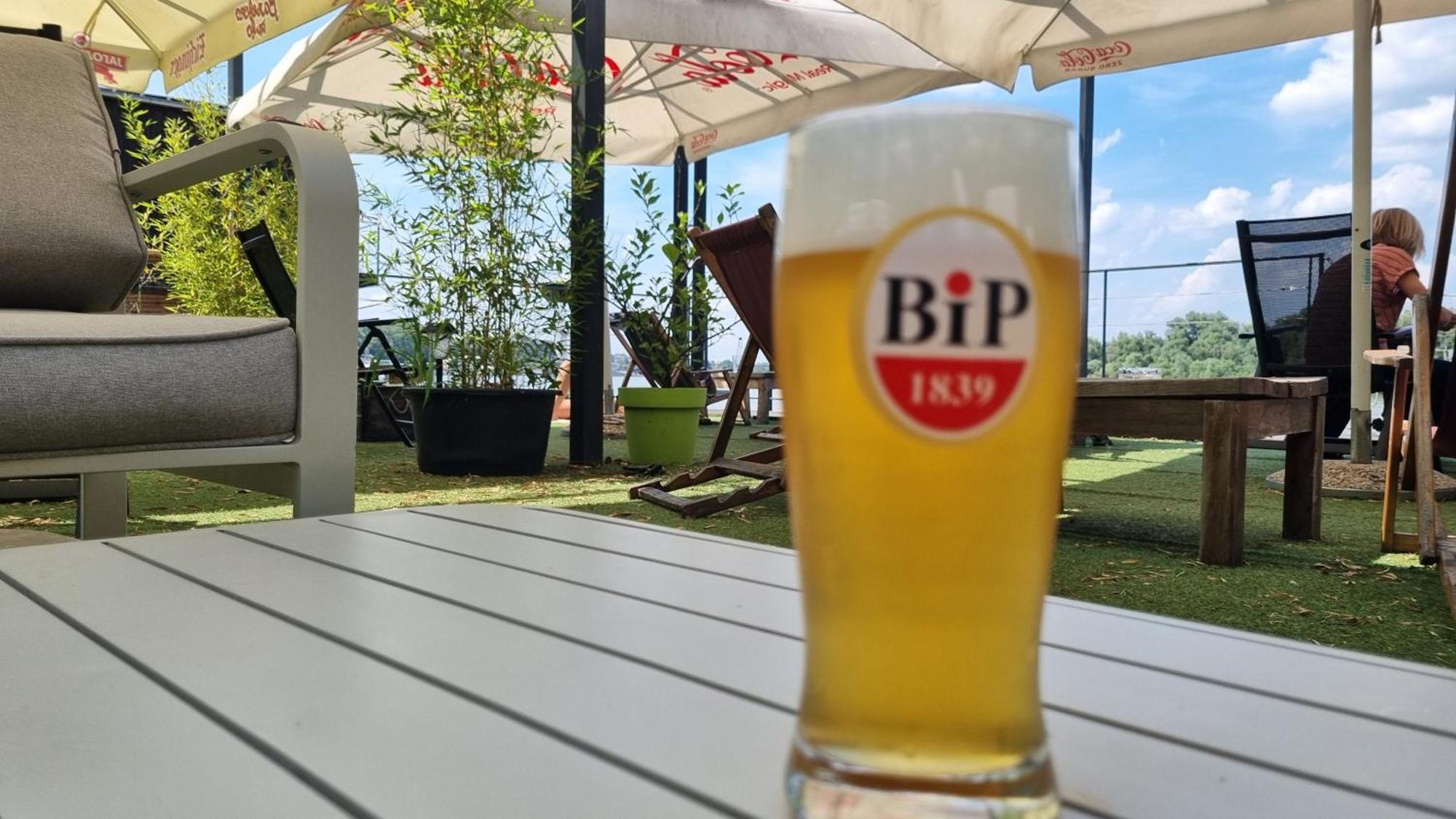 B&B Botel Charlie Beograd Bagian luar foto