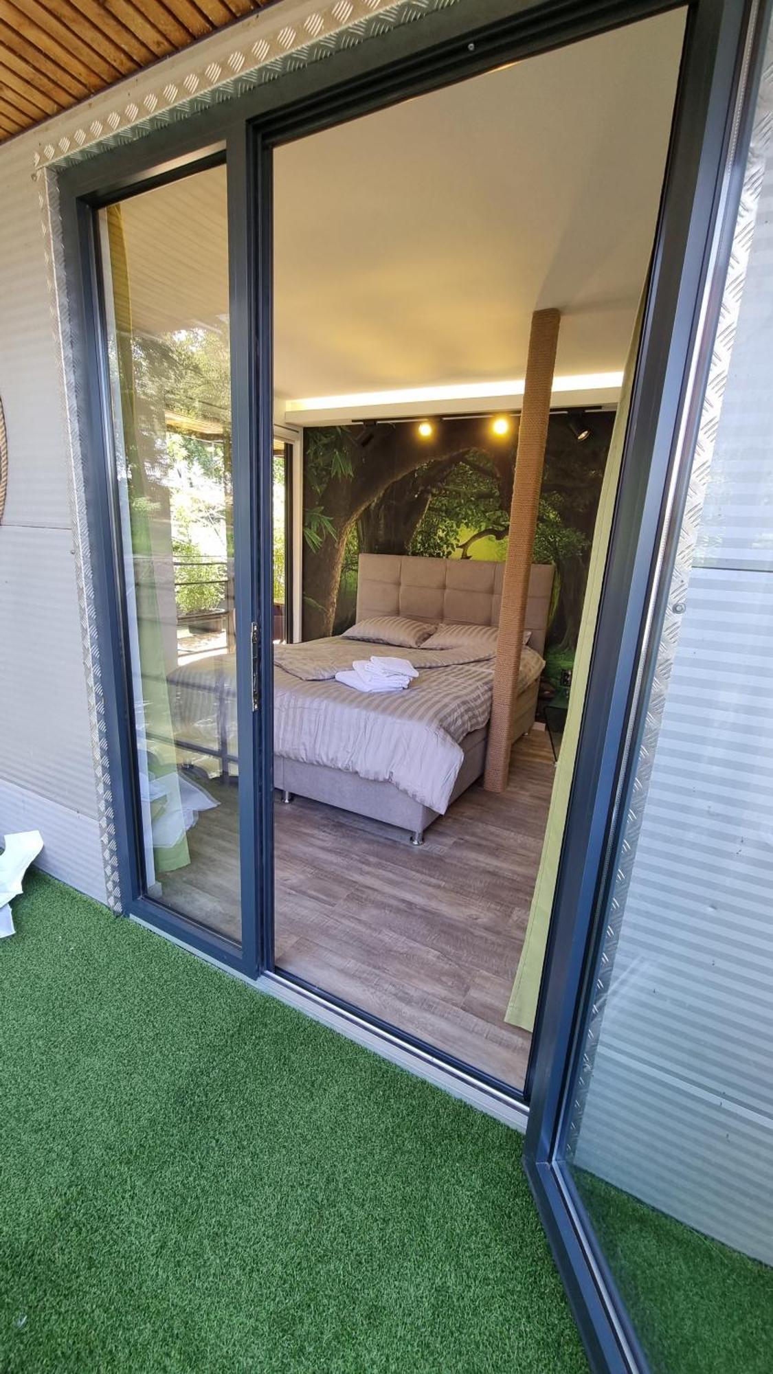 B&B Botel Charlie Beograd Ruang foto