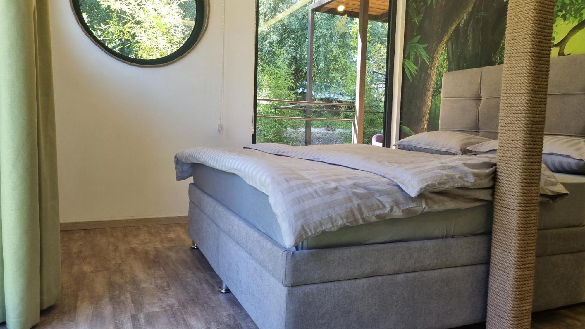 B&B Botel Charlie Beograd Ruang foto